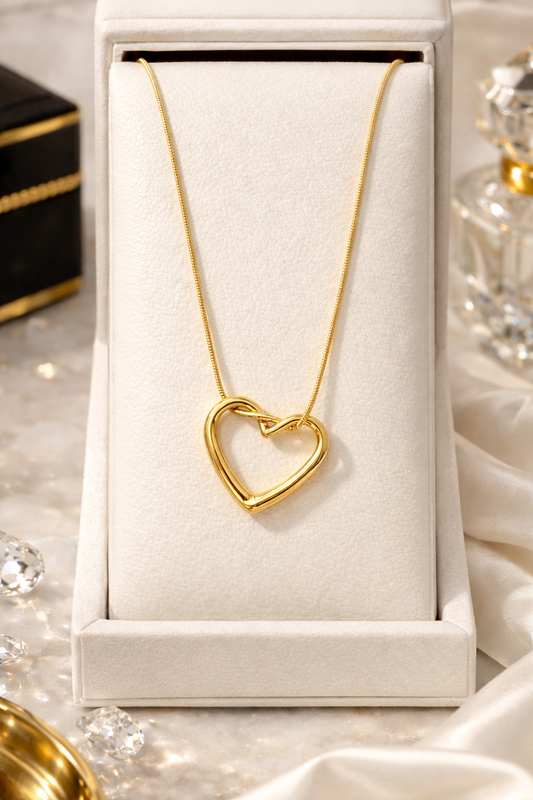 Minimal Heart Pendant | 1 year Anti-Tarnish Guarantee |