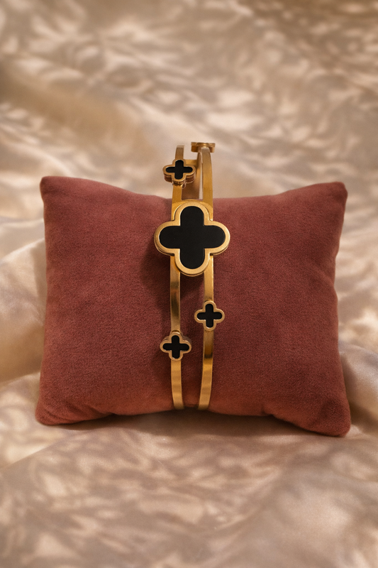 Black Clover Bracelet | 1-Year Anti-Tarnish Guarantee | Minimal Elegance.