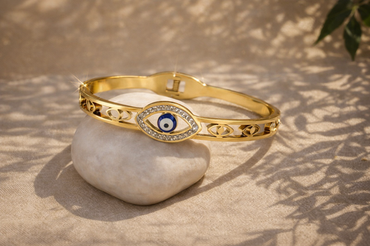 Evil Eye Heart Bracelet | 1 YEAR Anti-Tarnish GUARANTEE | Protection & Elegant Design.