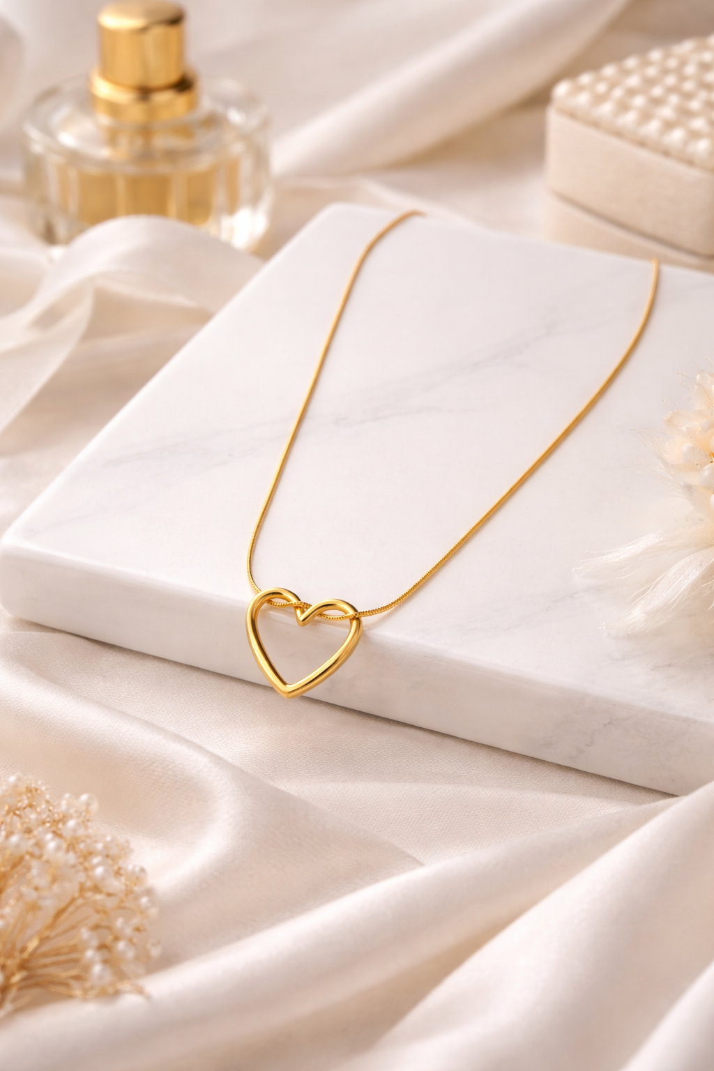 Minimal Heart Pendant | 1 year Anti-Tarnish Guarantee |