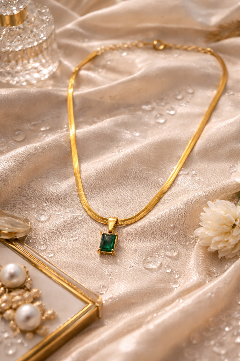 Emerald Green Stone Pendant Necklace |  1 year Anti-Tarnish Guarantee |